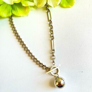 Trendy Silver Chain toggle Necklace